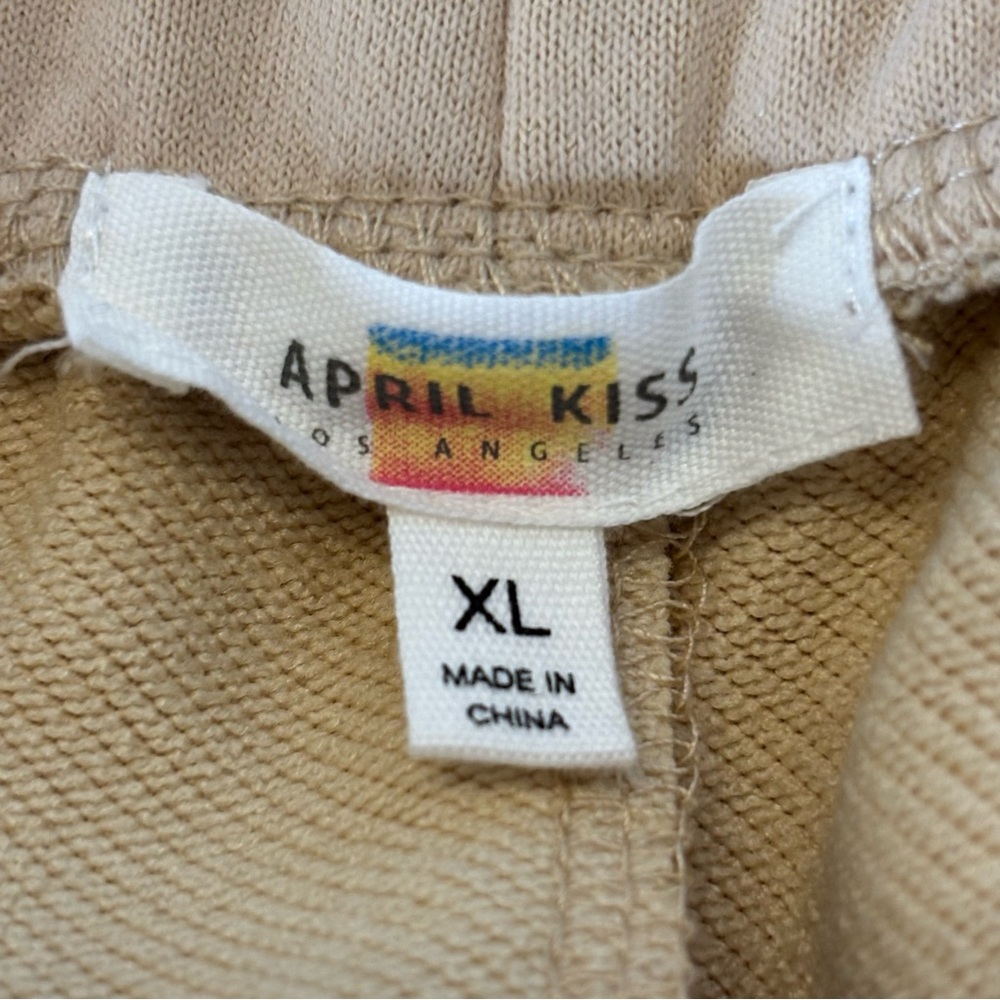 April Kiss Gym Shorts Women’s XL NY 92 Button Up Legs Drawstring Polyester NWT - Picture 6 of 9
